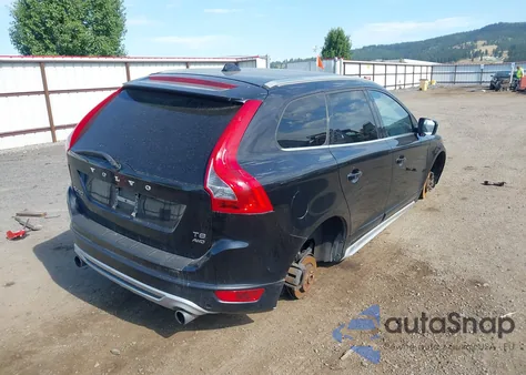 2011 Volvo Xc60 T6/T6 R-Design z USA, uszkodzony, nr VIN YV4902DZ1B2196479